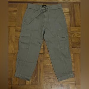 Banana Republic Women’s Olive Cargo Pants